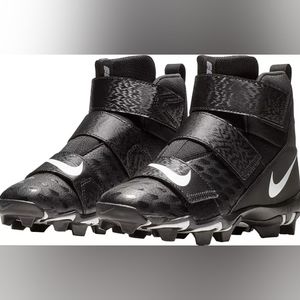 Nike Kids' Force Savage Shark 2 Mid Football Cleats size 5Y